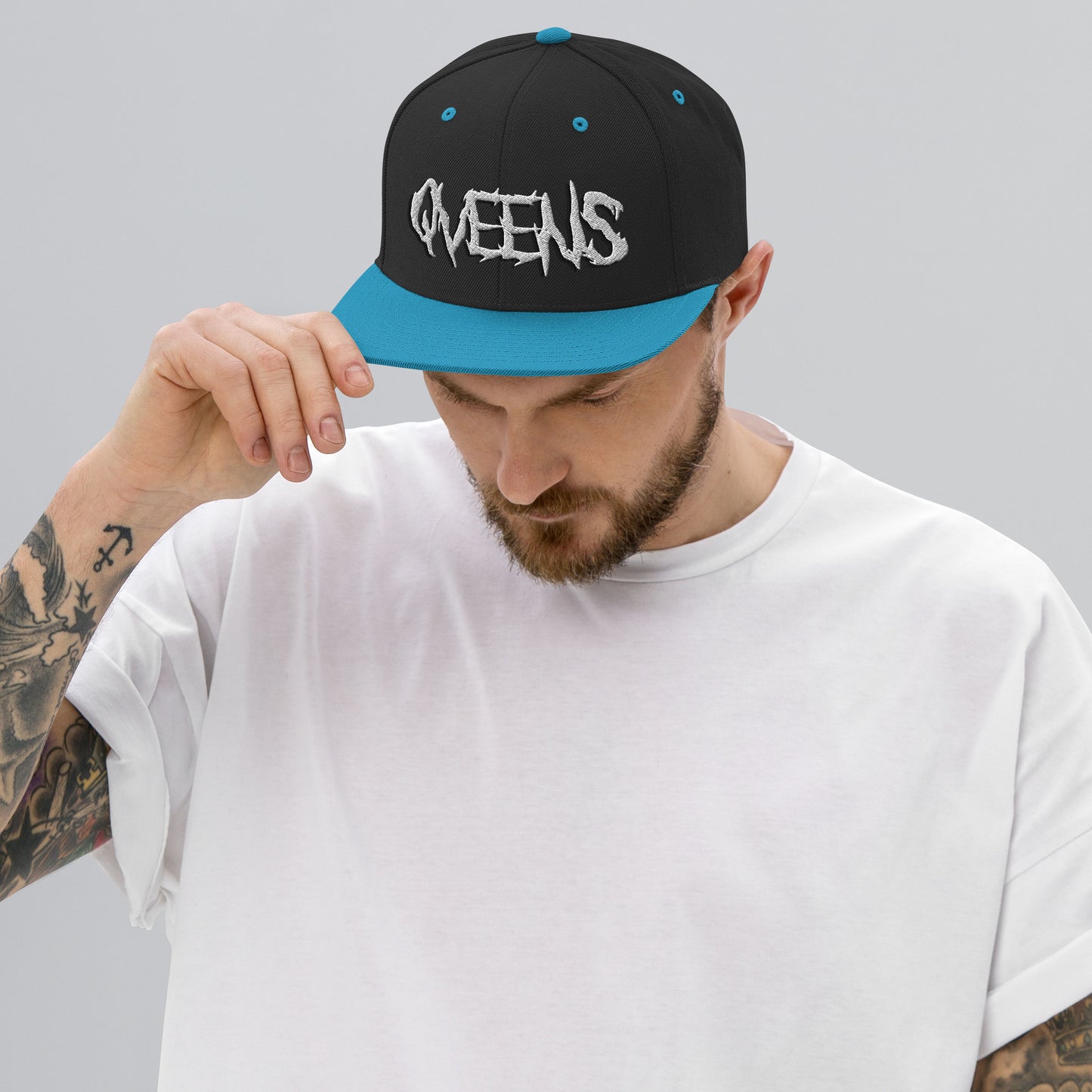 Qveens Snapback Cap White