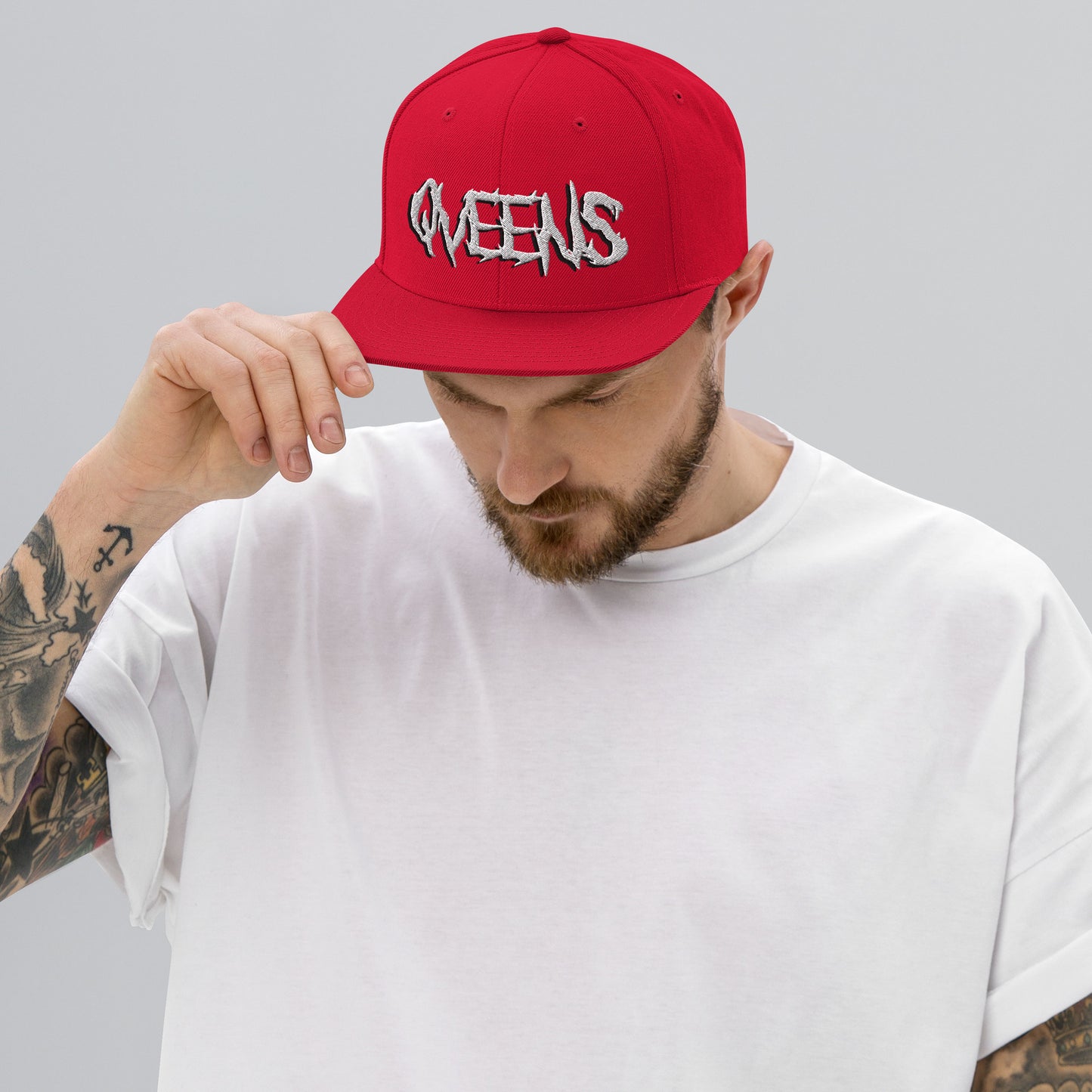 Qveens Snapback Cap White